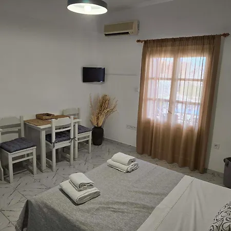 Lägenhet Avra Pera Gyalos