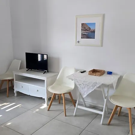 Avra Lägenhet Pera Gyalos