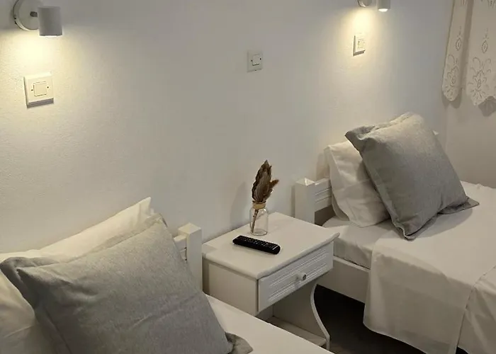 Avra Apartamento Pera Gyalos
